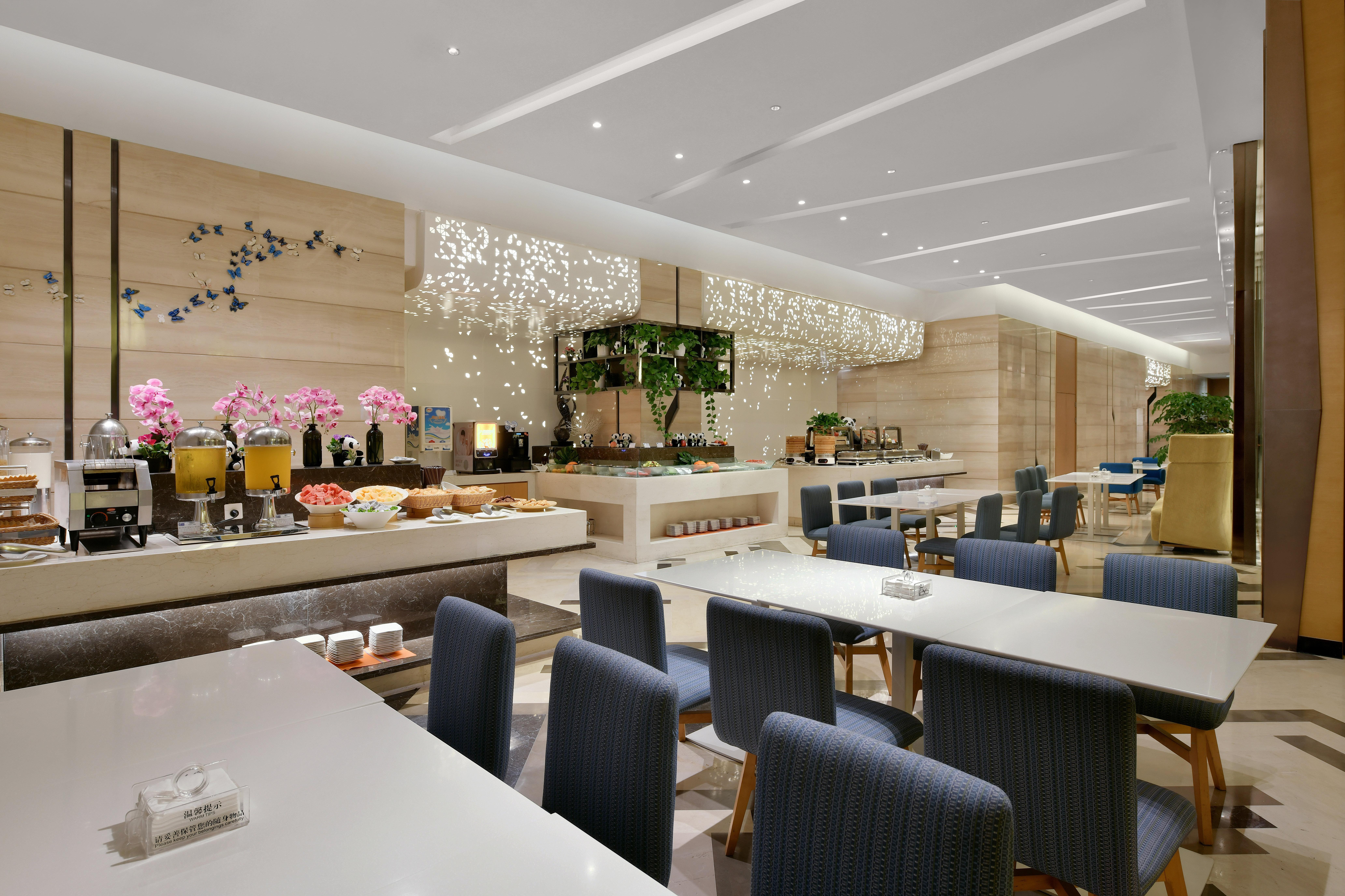 Holiday Inn Express Chengdu Huanhuaxi By Ihg-Near Jinsha Site Musem,Near Wuhou Temple Museum,Welcome Drinks,Free Gym,Free Self-Service Laundry Чънду Екстериор снимка