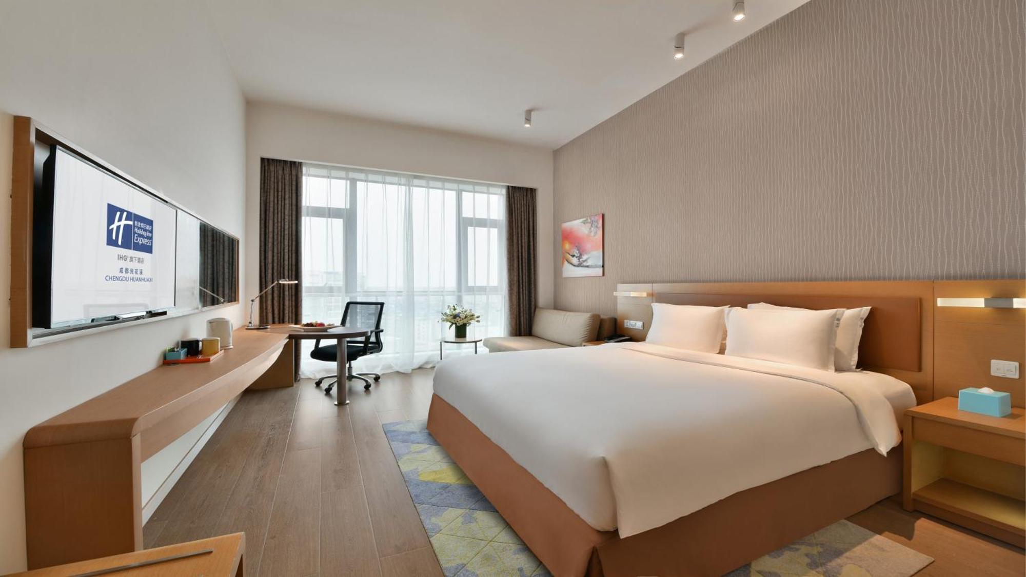 Holiday Inn Express Chengdu Huanhuaxi By Ihg-Near Jinsha Site Musem,Near Wuhou Temple Museum,Welcome Drinks,Free Gym,Free Self-Service Laundry Чънду Екстериор снимка