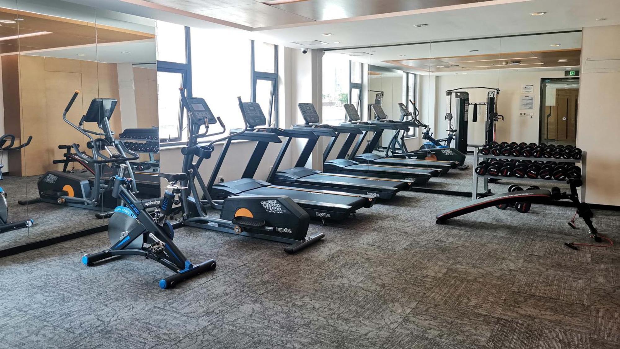 Holiday Inn Express Chengdu Huanhuaxi By Ihg-Near Jinsha Site Musem,Near Wuhou Temple Museum,Welcome Drinks,Free Gym,Free Self-Service Laundry Чънду Екстериор снимка