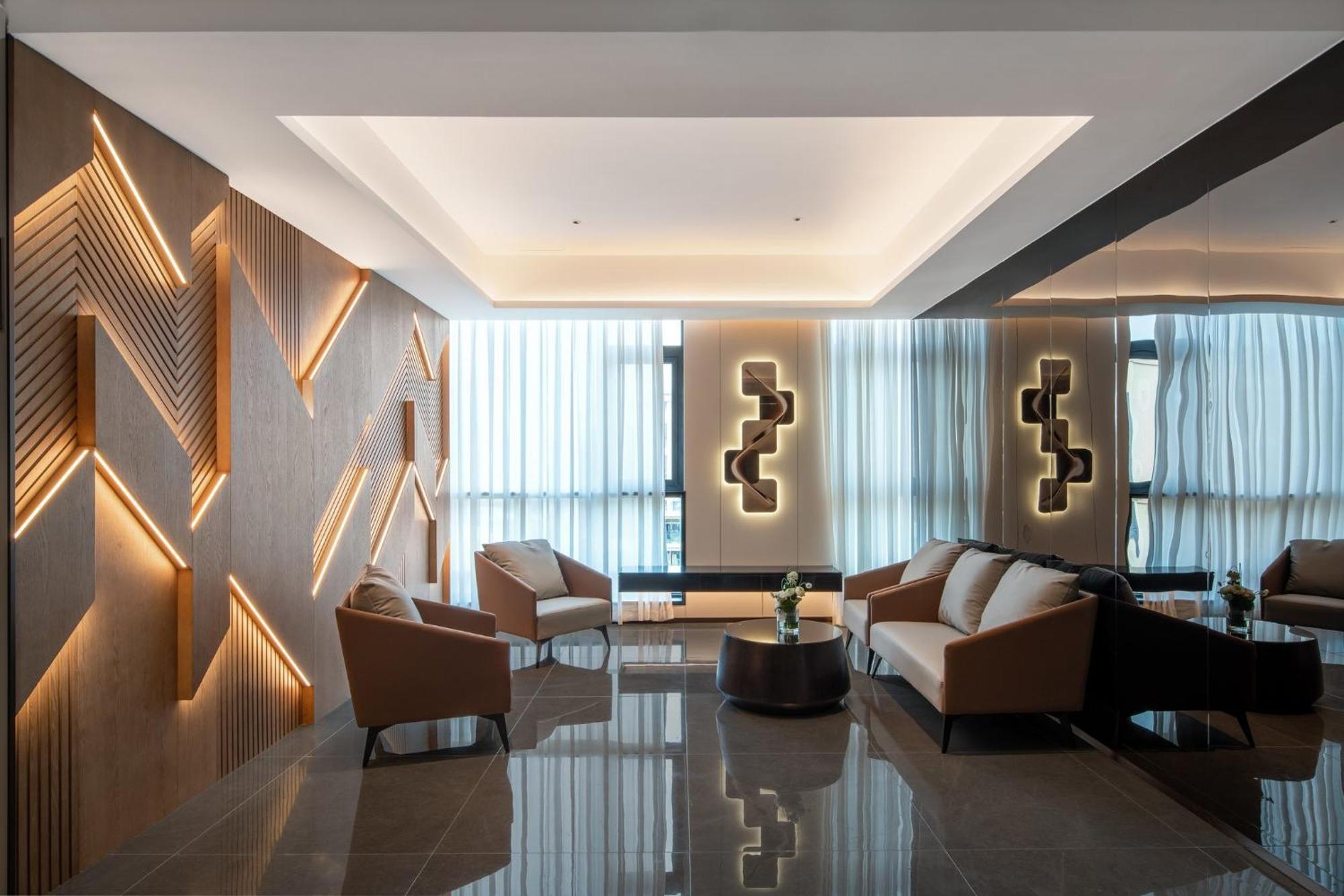 Holiday Inn Express Chengdu Huanhuaxi By Ihg-Near Jinsha Site Musem,Near Wuhou Temple Museum,Welcome Drinks,Free Gym,Free Self-Service Laundry Чънду Екстериор снимка