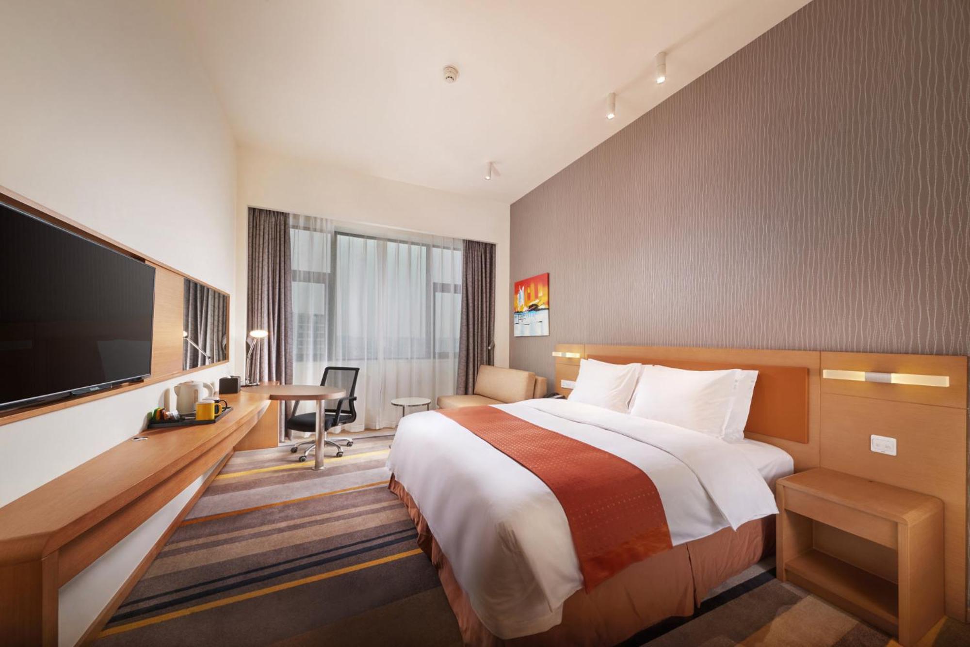 Holiday Inn Express Chengdu Huanhuaxi By Ihg-Near Jinsha Site Musem,Near Wuhou Temple Museum,Welcome Drinks,Free Gym,Free Self-Service Laundry Чънду Екстериор снимка